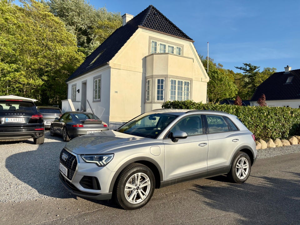 Audi Q3 45 TFSi e Attitude plus S-tr. 5d