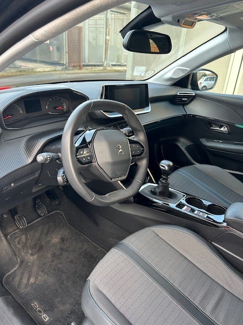 Peugeot 208 1,2 PureTech 100 Allure 5d