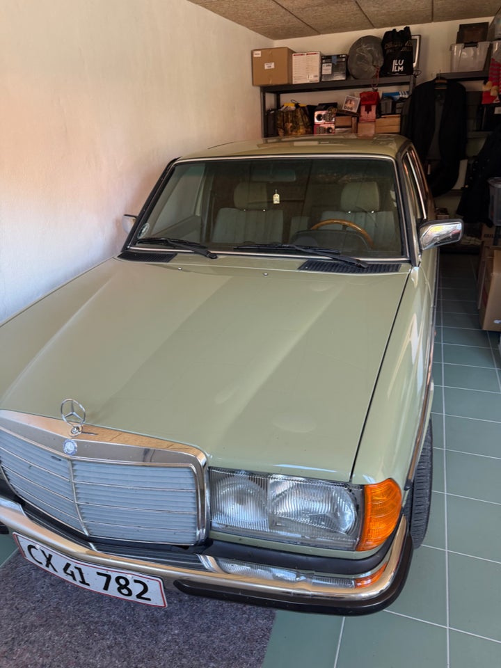 Mercedes 230 E 2,3 4d