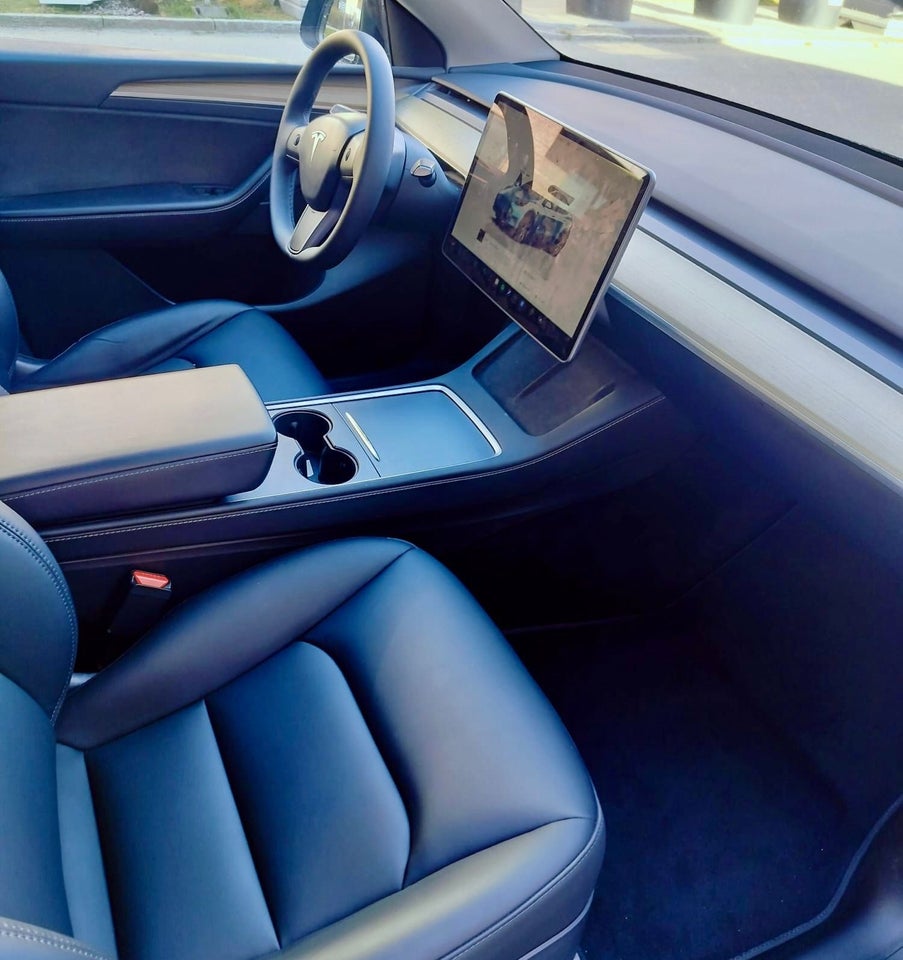 Tesla Model Y RWD 5d