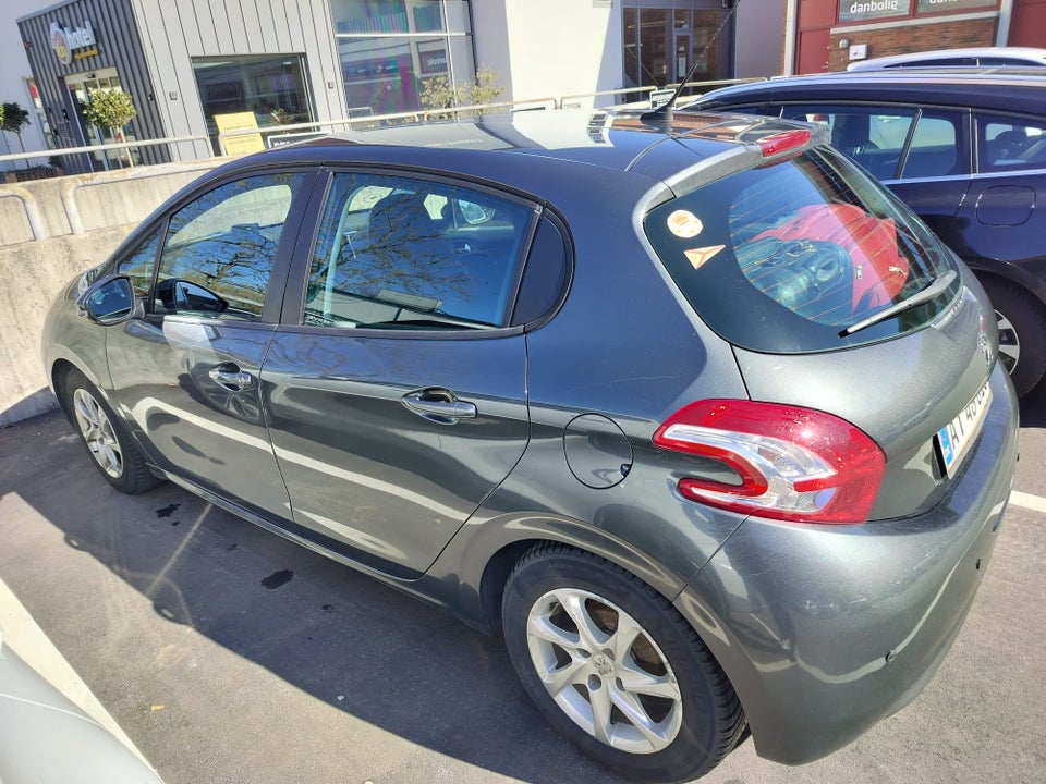 Peugeot 208 1,2 VTi Active 5d