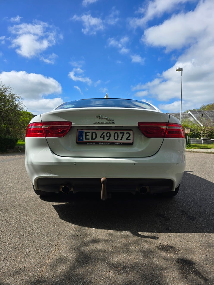 Jaguar XE 2,0 P200 Prestige aut. 4d