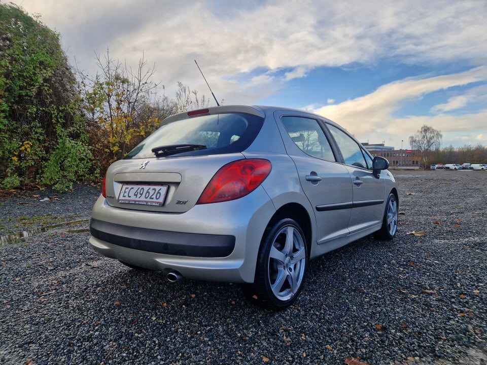 Peugeot 207 1,6  5d