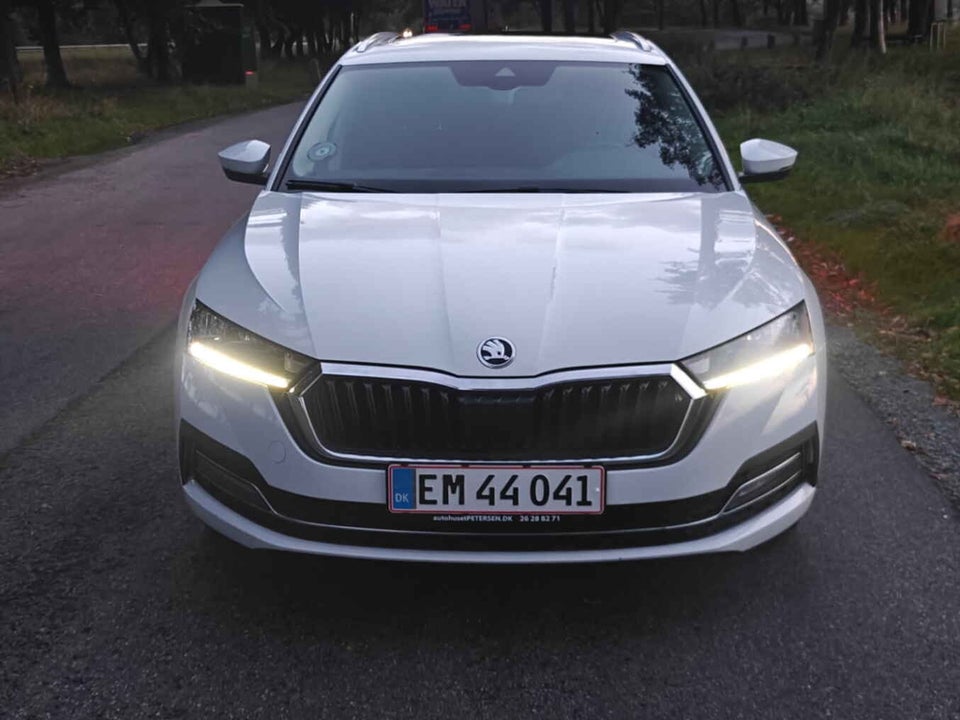 Skoda Octavia 2,0 TDi 150 Business Executive Combi DSG 5d