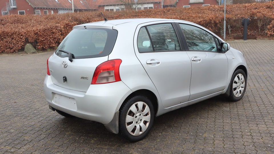 Toyota Yaris 1,3 Luna 5d