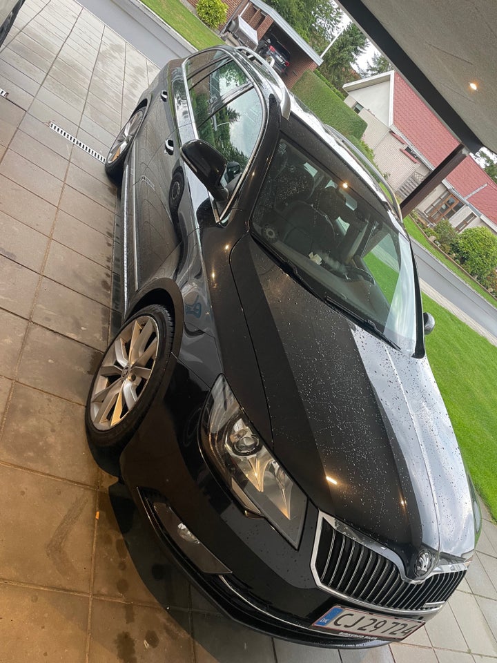 Skoda Superb 1,6 TDi 105 Elegance Combi GreenLine 5d