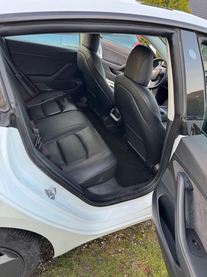 Tesla Model 3 Standard Range+ RWD 4d