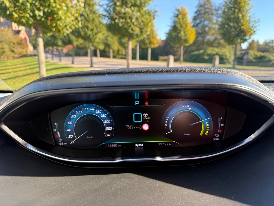 Peugeot 3008 1,6 Hybrid First Selection EAT8 5d