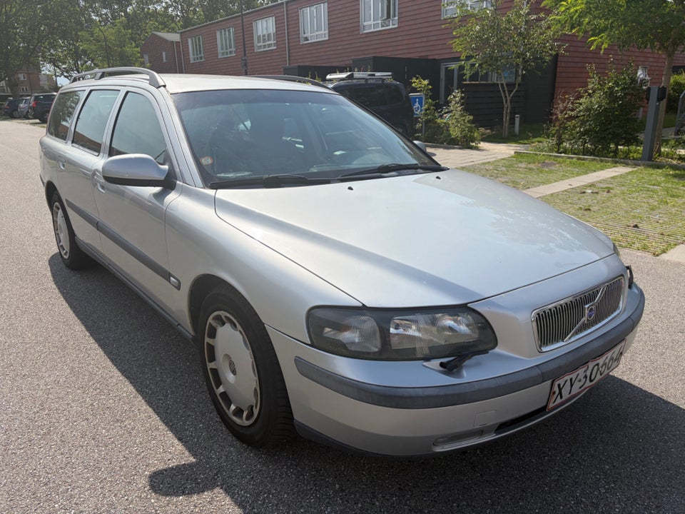 Volvo V70 2,4 T 200 aut. 5d