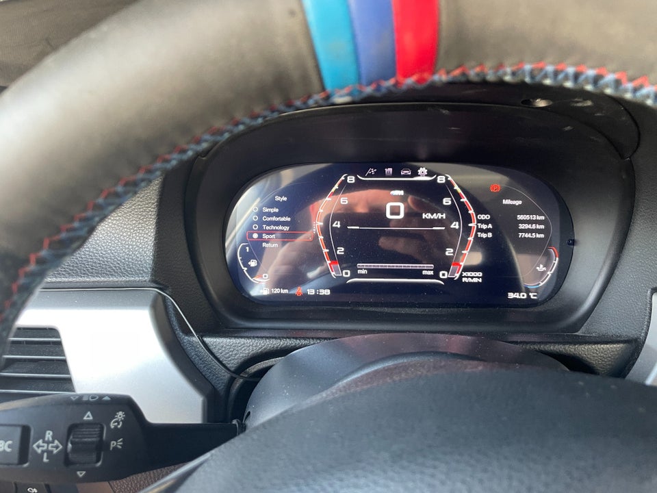 BMW 320i 2,0  4d