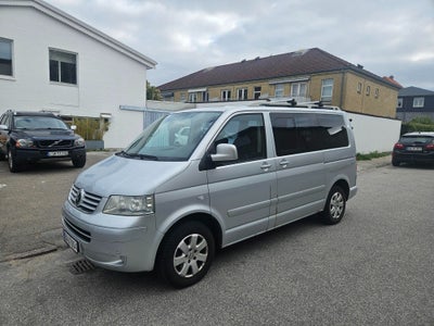 VW Multivan 2,5 TDi 130 Comfortline 5d