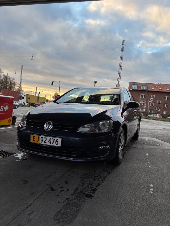 VW Golf VII 1,6 TDi 105 Trendline Variant DSG BMT 5d