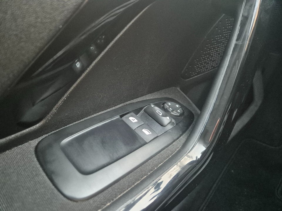 Peugeot 208 1,2 PureTech 82 Envy 5d