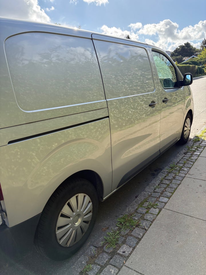 Toyota ProAce 1,6 D 115 Medium Comfort 5d