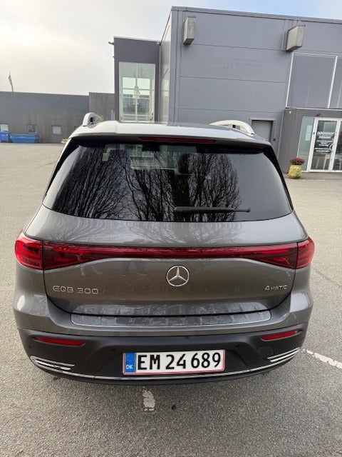 Mercedes EQB300 Progressive Advance Plus 4Matic 5d