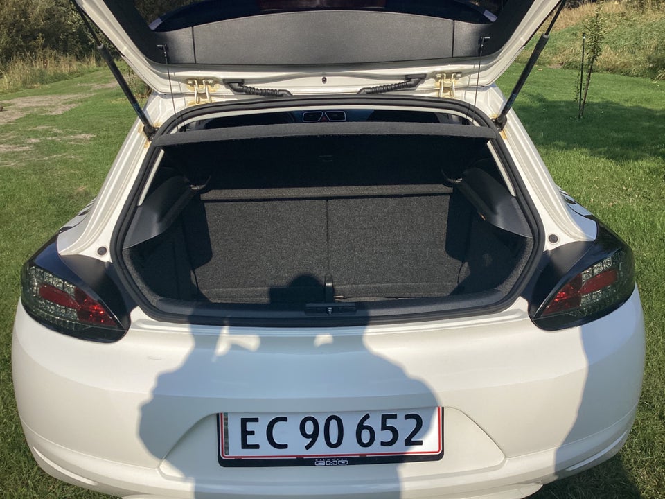 VW Scirocco 2,0 TDi 140 Sport DSG 3d