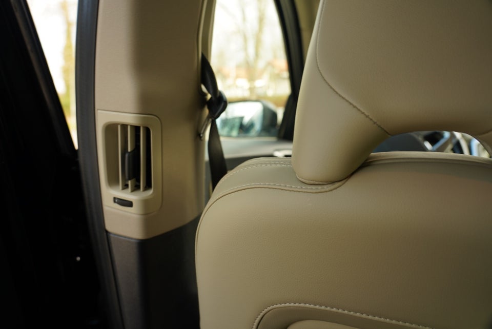 Volvo XC60 2,4 D5 220 Summum aut. AWD 5d