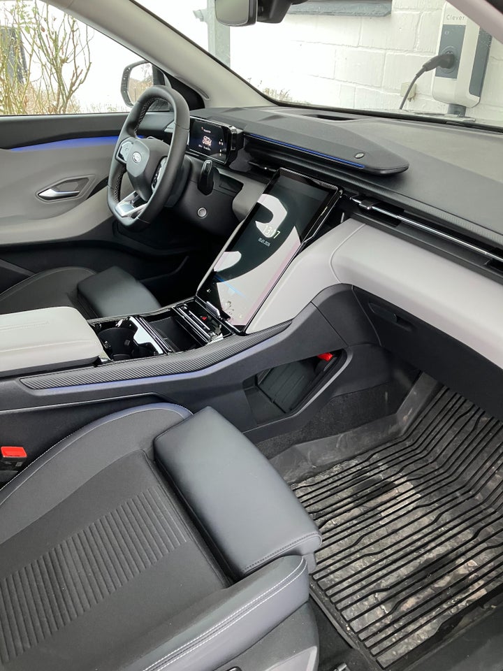 Ford Explorer 77 Premium Extended Range 5d