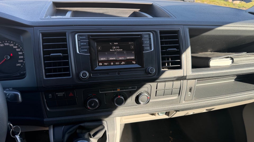VW Transporter 2,0 TDi 102 Kassevogn lang