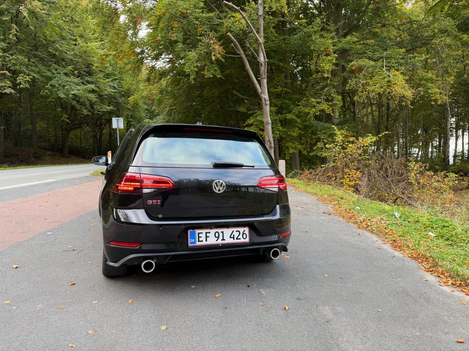 VW Golf VII 2,0 GTi Performance DSG 5d