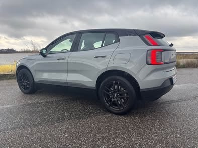 Volvo EX30 Extended Range Plus 5d