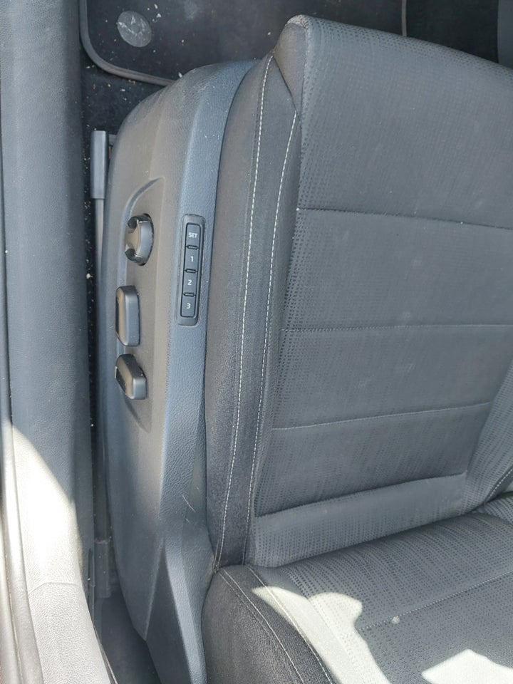 Skoda Superb 1,6 TDi 120 Ambition Combi DSG 5d