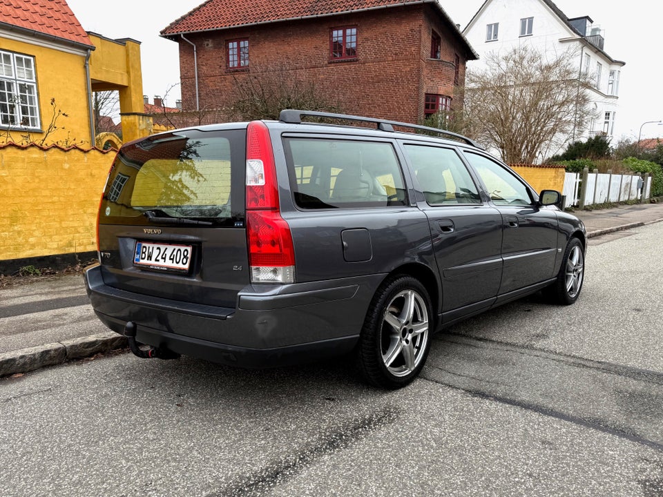 Volvo V70 2,4 170 5d