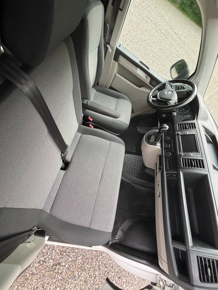 VW Transporter 2,0 TDi 150 Kassevogn DSG lang