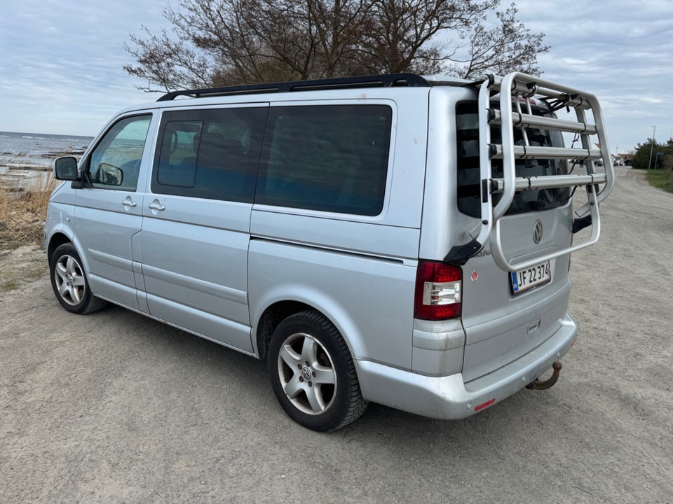VW Multivan 3,2 V6 Highline aut. 5d
