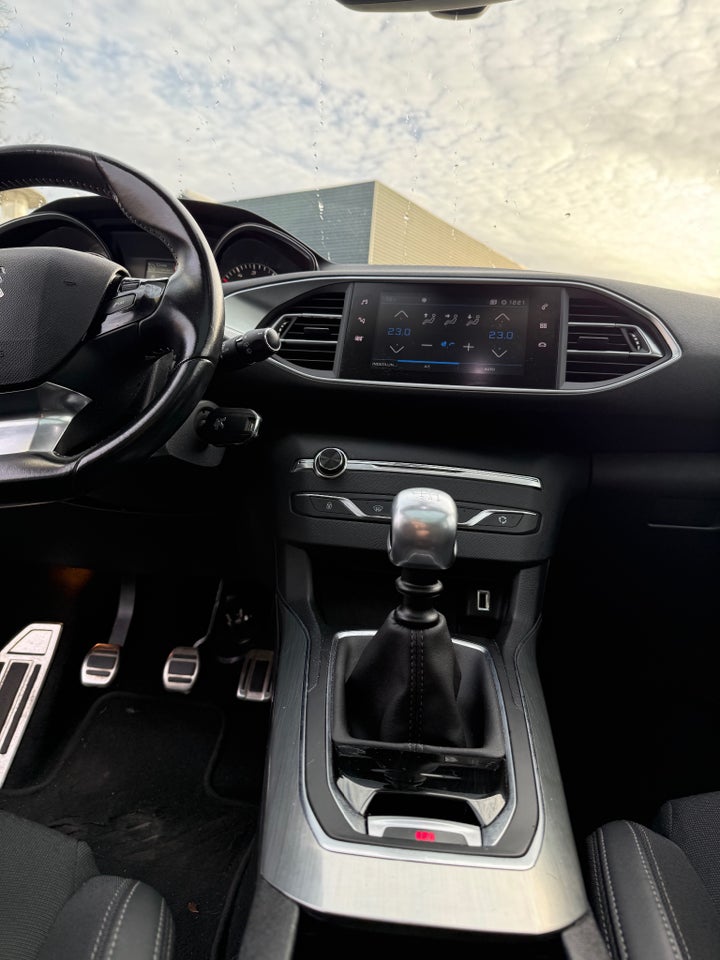 Peugeot 308 1,6 BlueHDi 120 Edition+ 5d