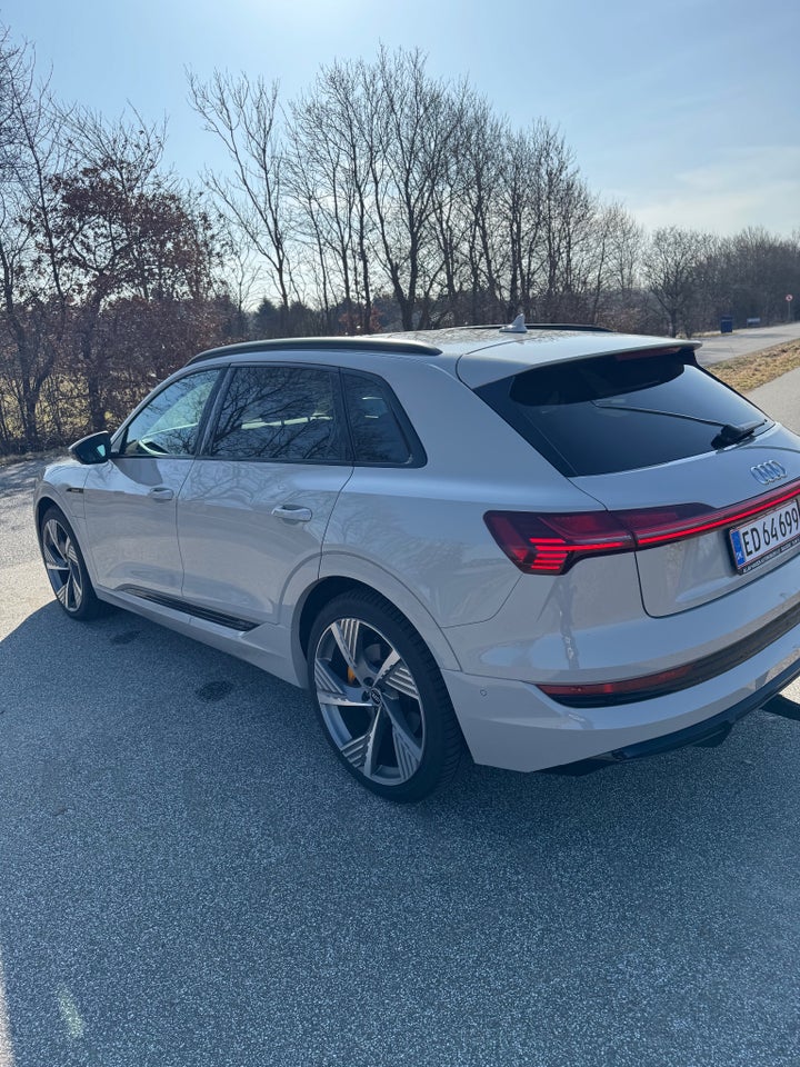 Audi e-tron 55 S-line quattro 5d