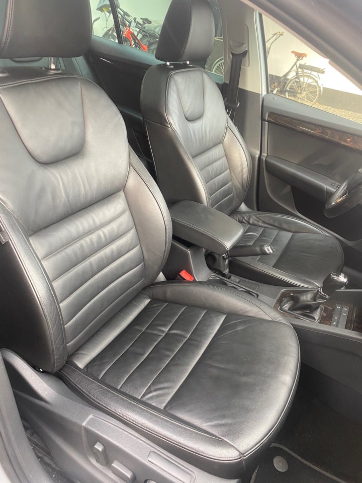 Skoda Octavia 1,8 TSi 180 Elegance Combi DSG 5d