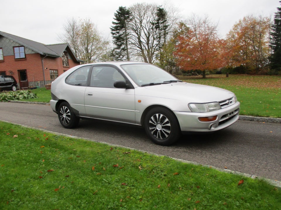 Toyota Corolla 1,3 XLi S 3d