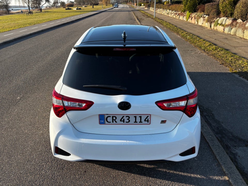 Toyota Yaris 1,5 Hybrid H3 GR Sport Smart e-CVT 5d