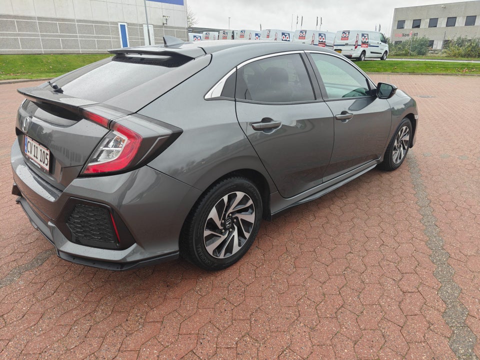 Honda Civic 1,0 VTEC Turbo Elegance 5d