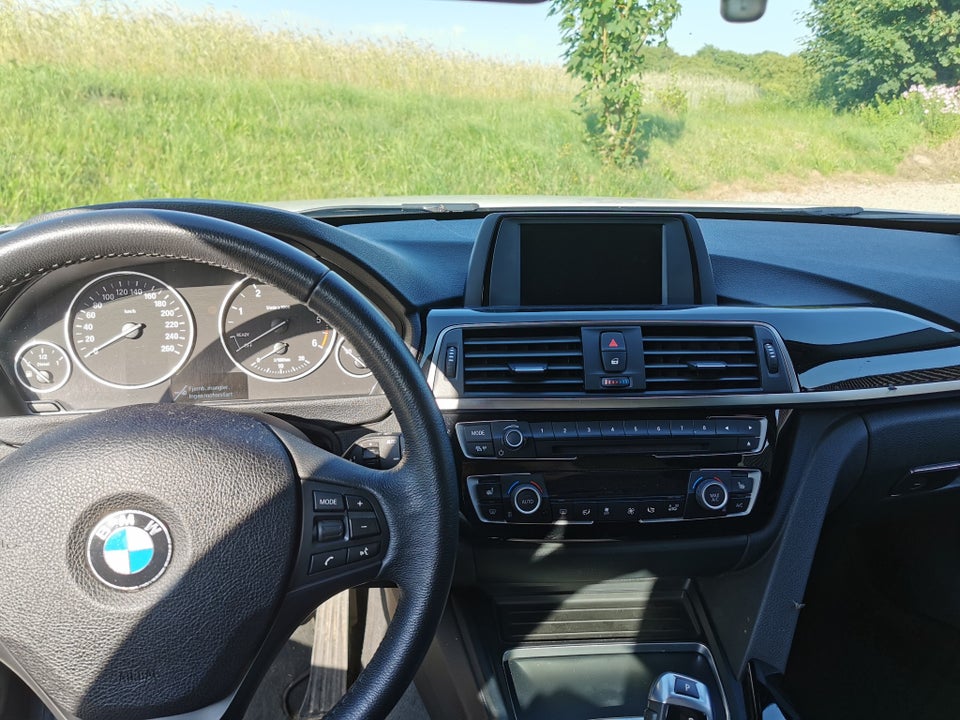 BMW 330d 3,0 Touring aut. 5d