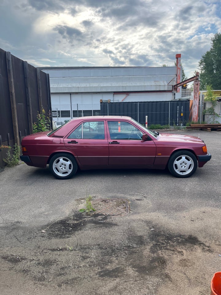 Mercedes 190 E 2,0 aut. 4d