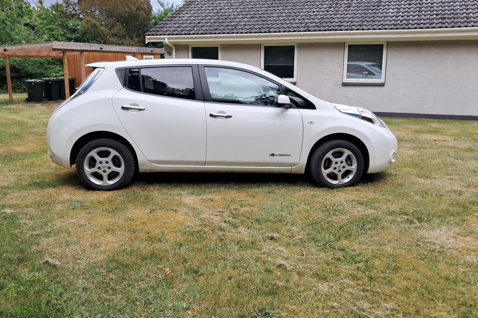 Nissan Leaf 24 5d