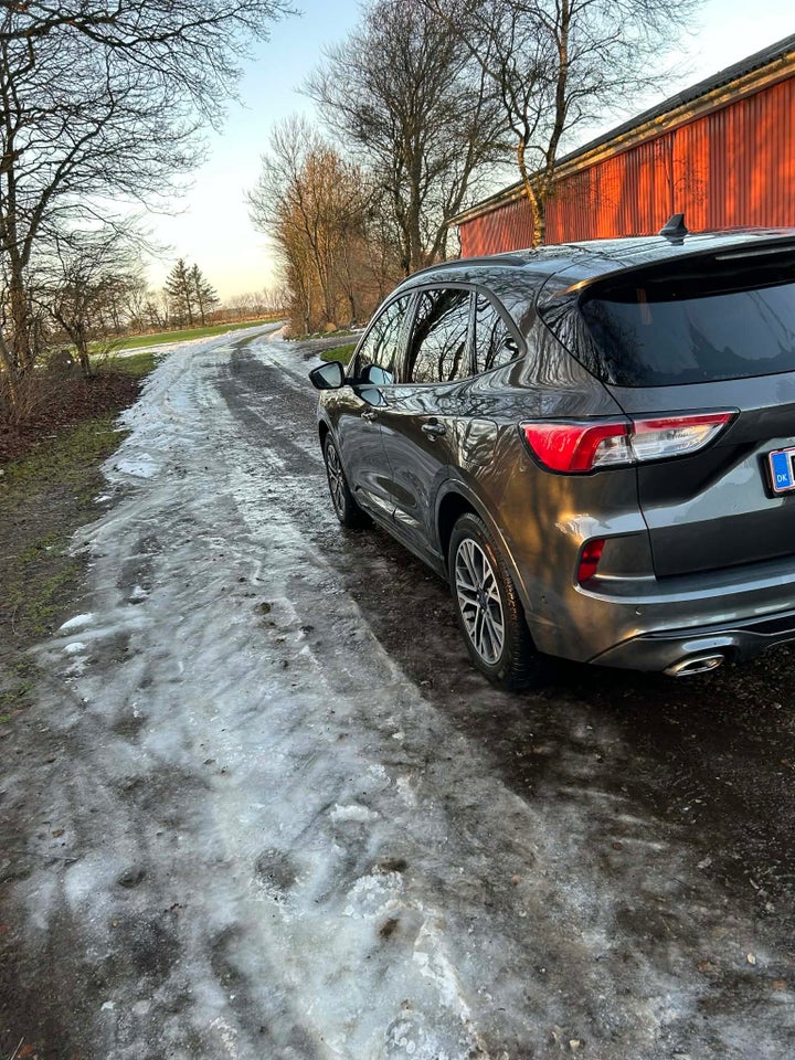 Ford Kuga 2,5 PHEV ST-Line X CVT 5d