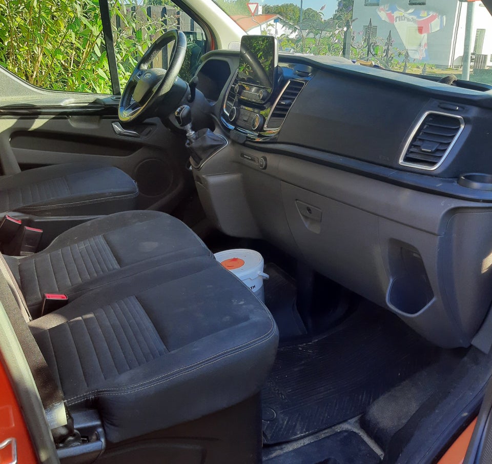 Ford Transit Custom 300 L2 2,0 TDCi 170 Limited
