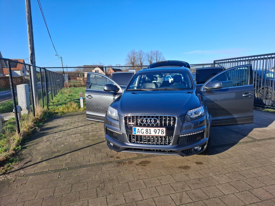 Audi Q7 3,0 TDi S-line quattro Tiptr. 7prs 5d