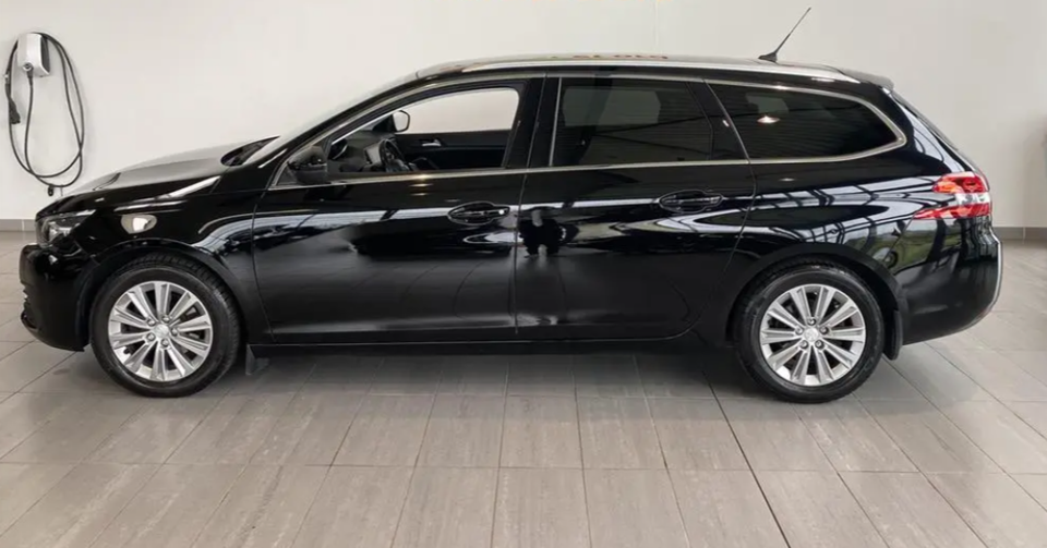 Peugeot 308 1,2 e-THP 130 Selection Sky SW 5d