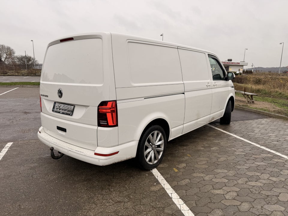 VW Transporter 2,0 TDi 199 Kassevogn DSG lang