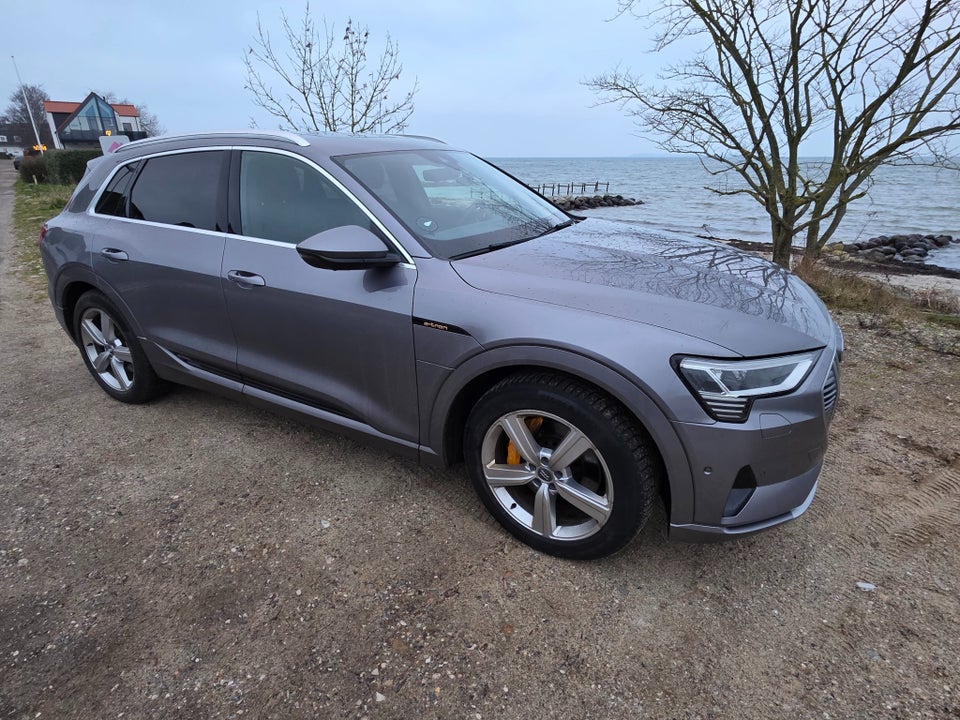 Audi e-tron 55 quattro 5d