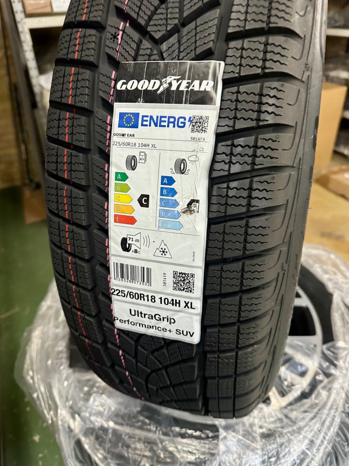 Ford Kuga 2,5 PHEV Vignale CVT 5d