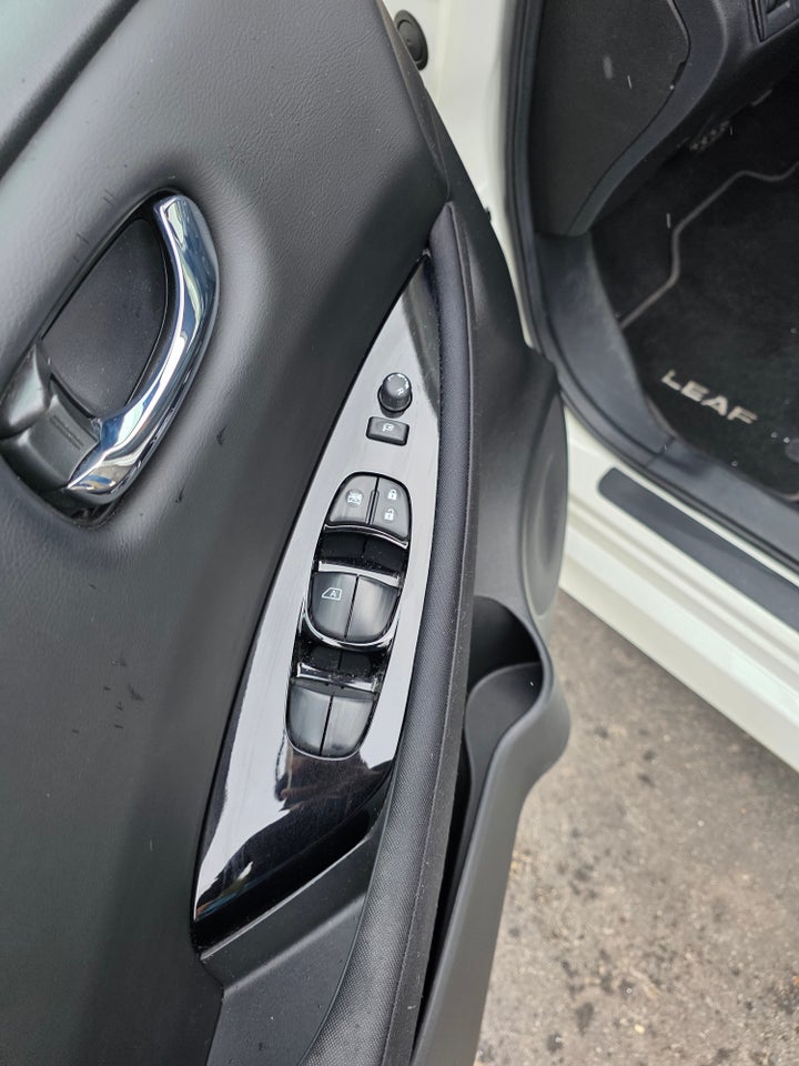 Nissan Leaf 40 N-Connecta 5d