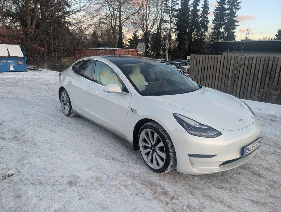 Tesla Model 3 Long Range AWD 4d