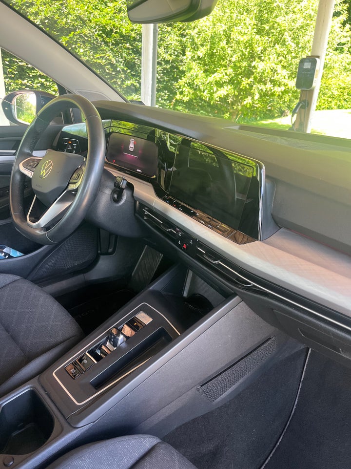 VW Golf VIII 1,5 eTSi 130 Life Variant DSG 5d