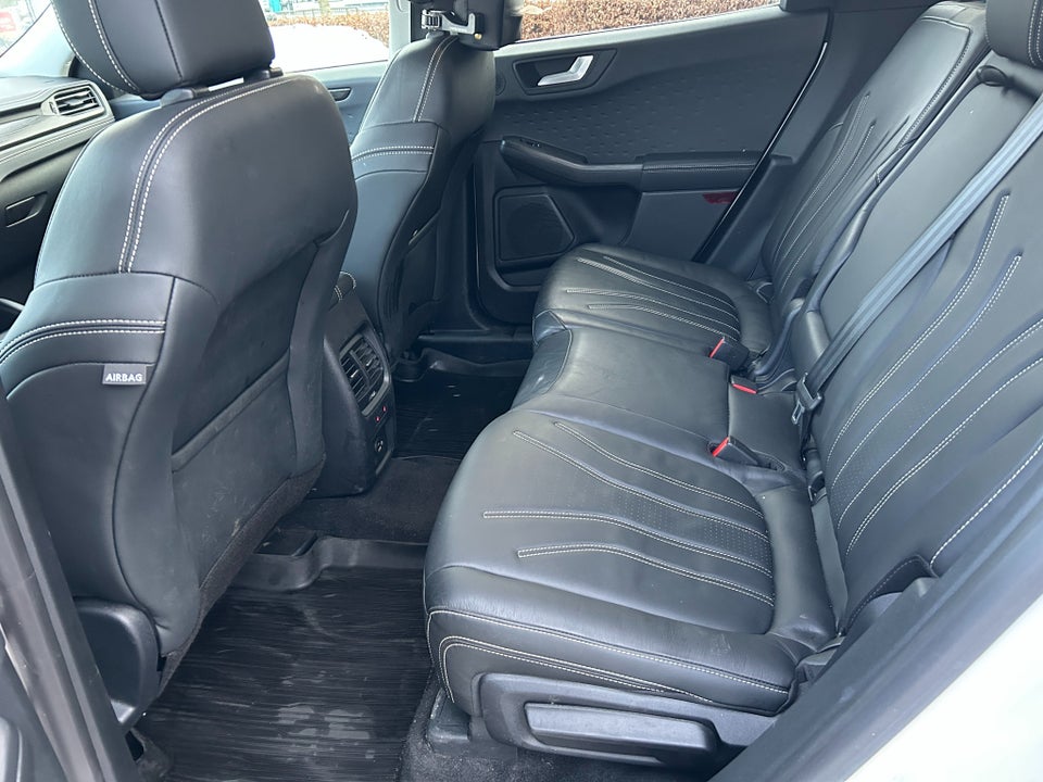 Ford Kuga 2,5 PHEV Vignale CVT 5d