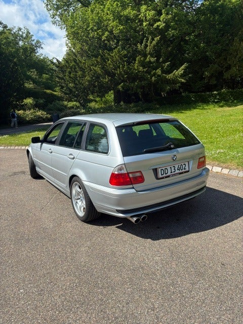BMW 330i 3,0 Touring 5d